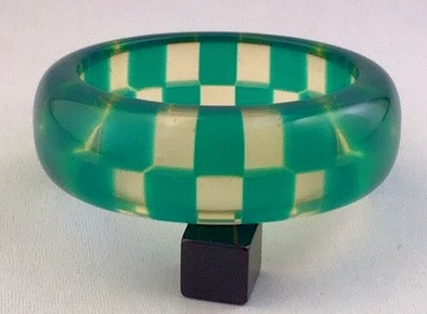 JE26 Judith Evans teal/clear checkerboard resin bangle